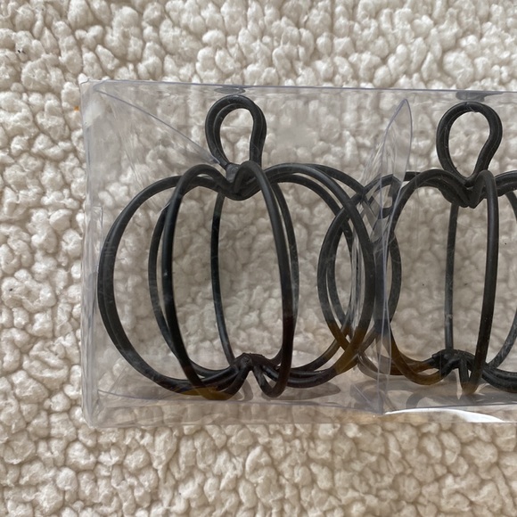 *NIB* Mini Pumpkin Placecard Holders (Set of 4) - Picture 5 of 5